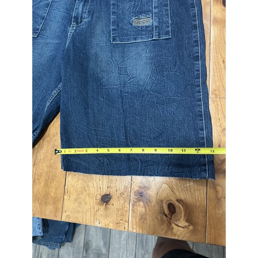 DJAUNT DENIM COMPANY Men's Dark Wash Jean Shorts Size 40 Raw Hem Cargo Style